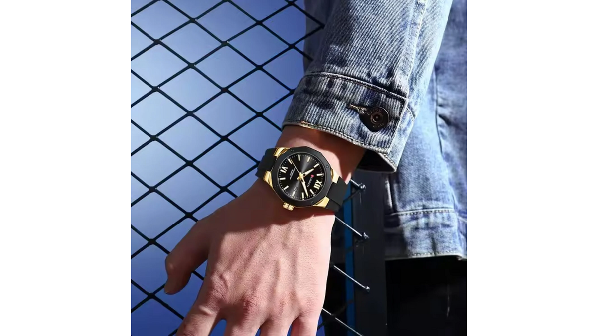 Reloj Curren 8465 Negro/Dorado - Plástico de Hombre