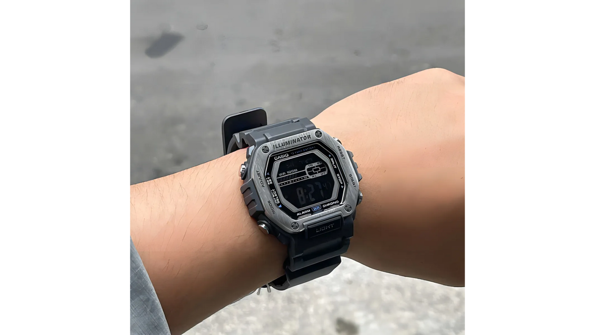 Reloj Casio MWD - 110H - 8B Plástico de Hombre