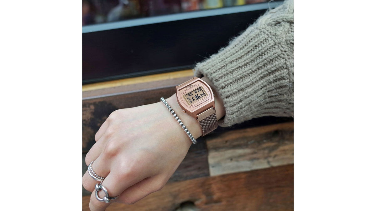 Reloj Casio B640WMR - 5A Metálico de Mujer