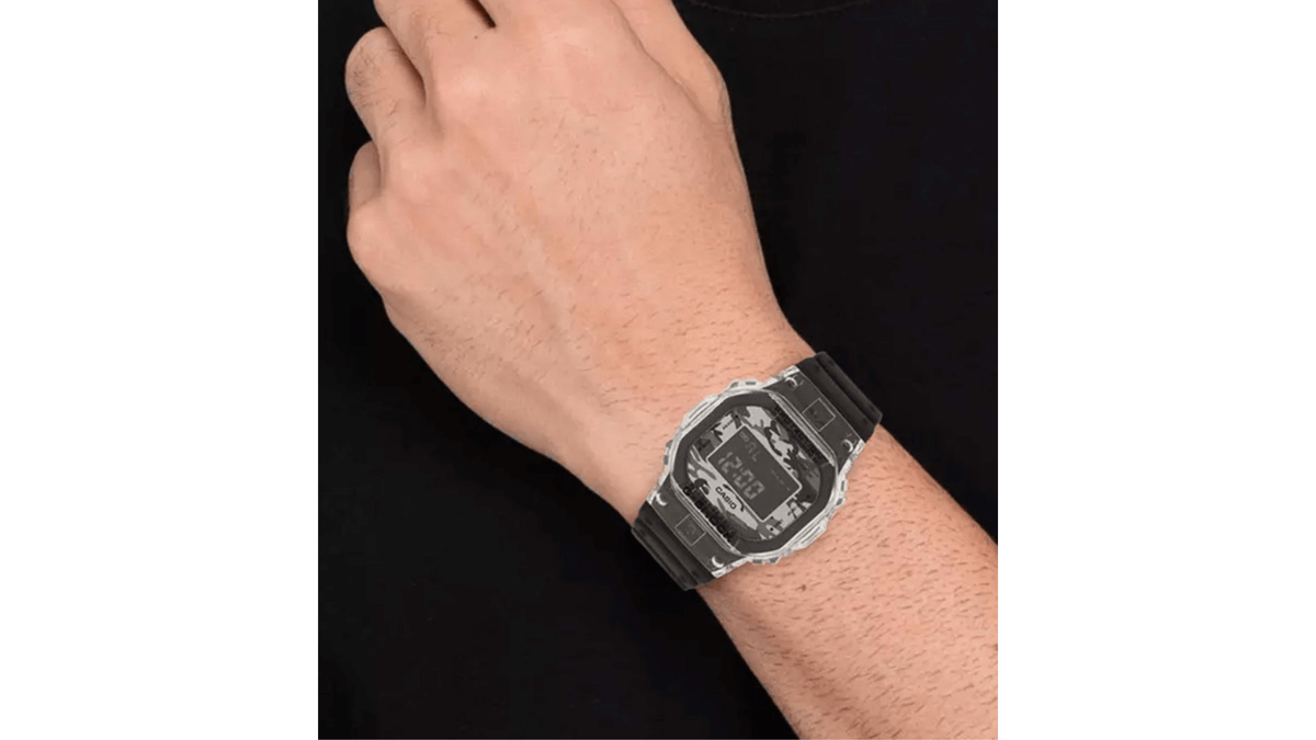 Reloj Casio G - Shock DW - 5600SKC - 1D Plástico de Hombre