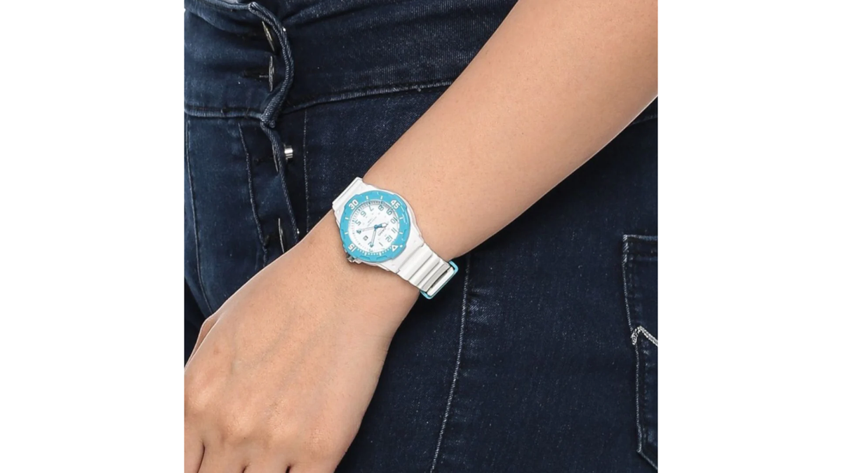 Reloj Casio LRW - 200H - 2B Plástico de Mujer