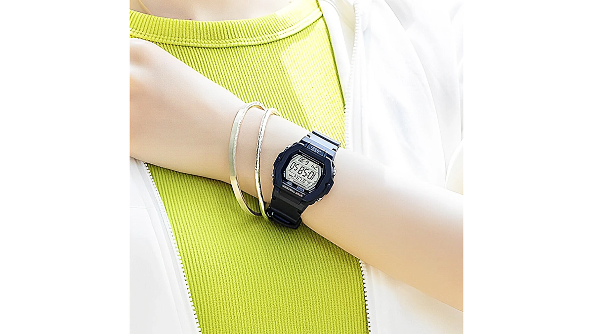 Reloj Casio LWS - 2200H - 1A Plastico de Mujer